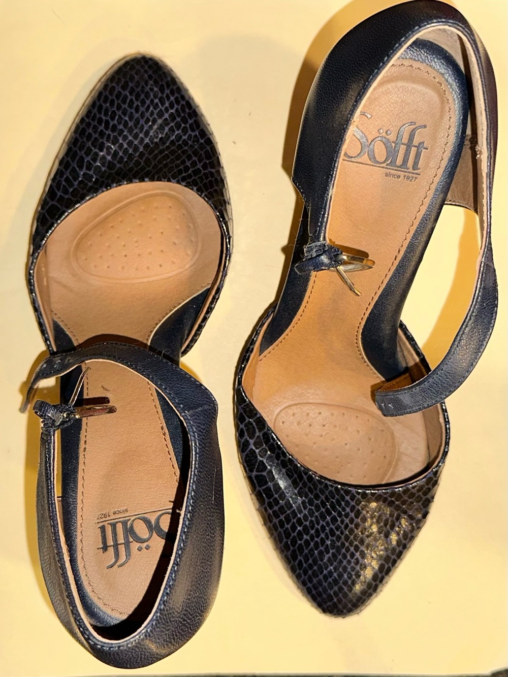 Söfft Black Pointed Mary Jane Heels with Snake-Print Toe - Picture 1 of 2